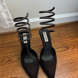 Steve Madden Black Spiral Strap Heels